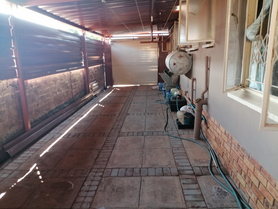 To Let 3 Bedroom Property for Rent in Tlhabane West North West